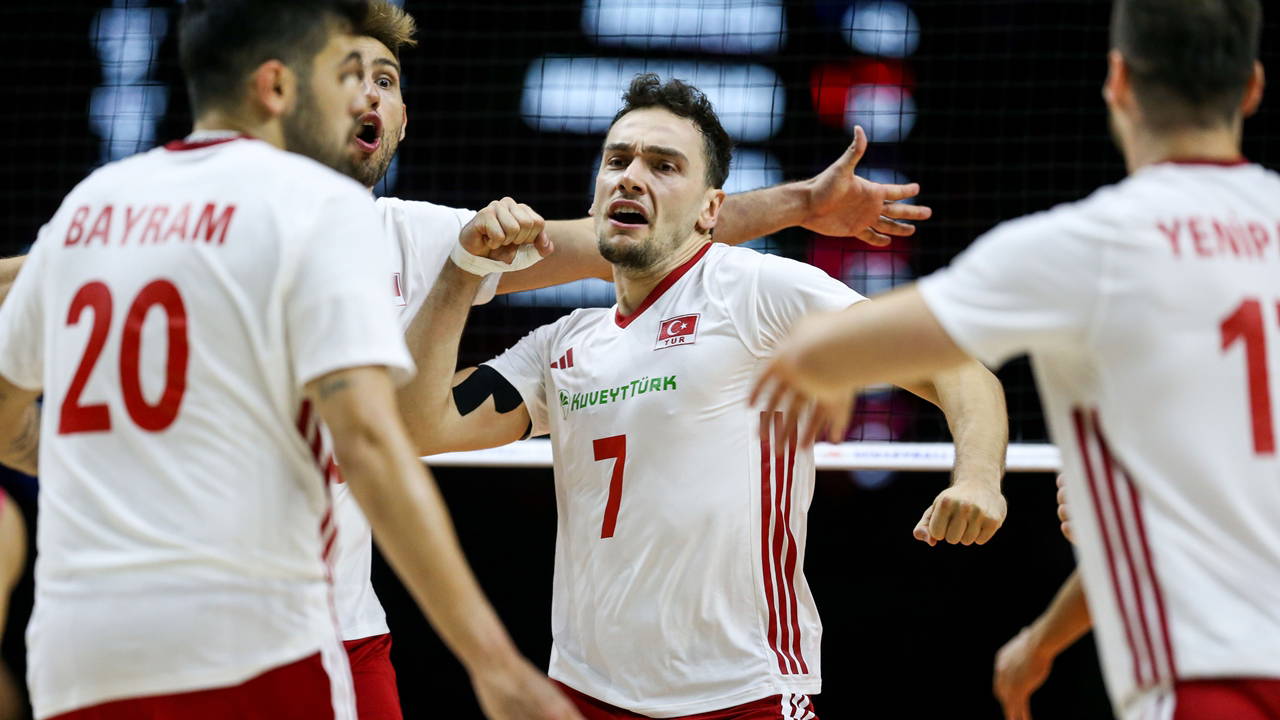 Türk erkek voleybol takımı ilk kez Milletler Ligi Finalleri'ne yükseldi