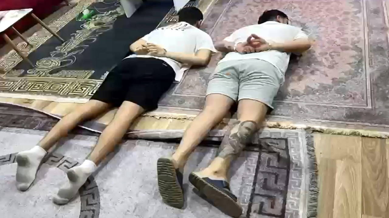 'Sevenler' suç örgütünün firari şüphelileri, saklandıkları bağ evinde yakalandı!