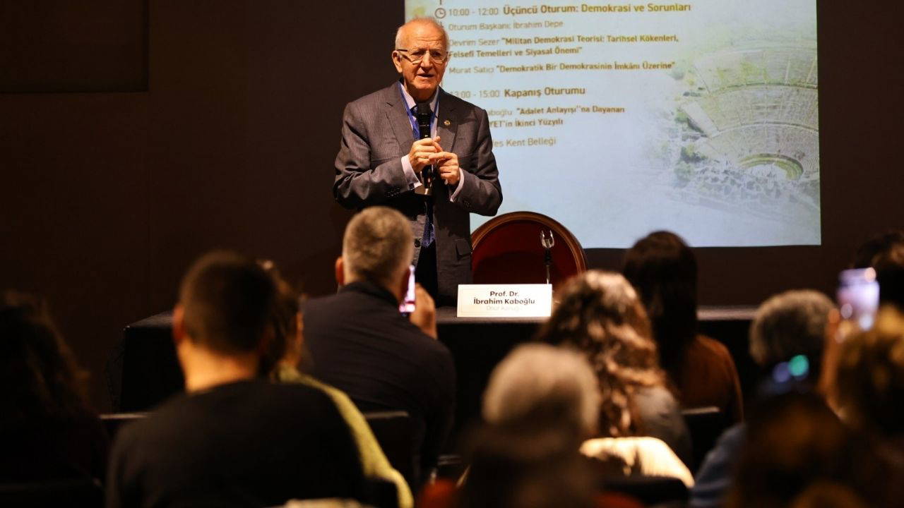 Demokrasi ve adalet felsefe ışığında tartışıldı