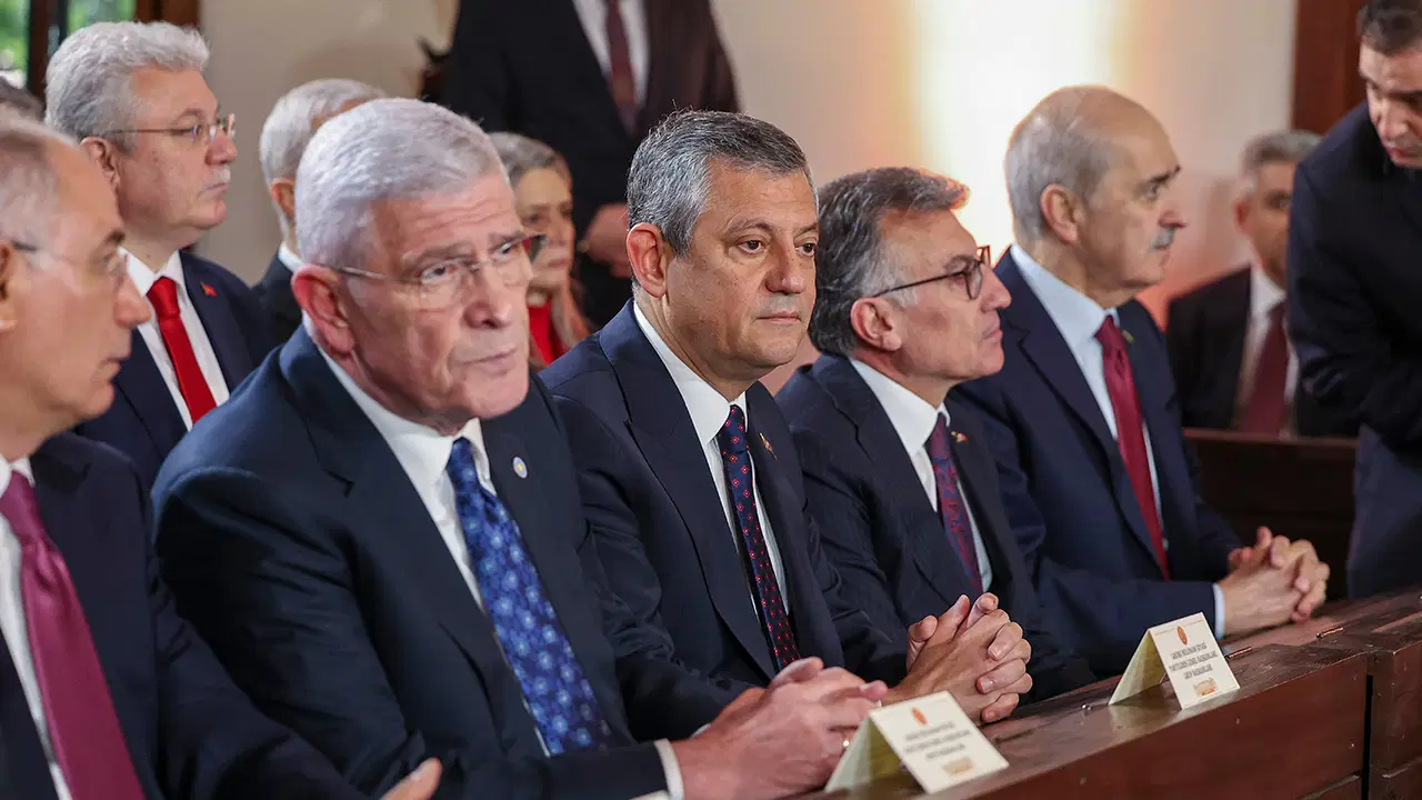 Siyasi liderler de katıldı... 1. Meclis'te 23 Nisan töreni: Numan Kurtulmuş'tan 'egemenlik' vurgusu