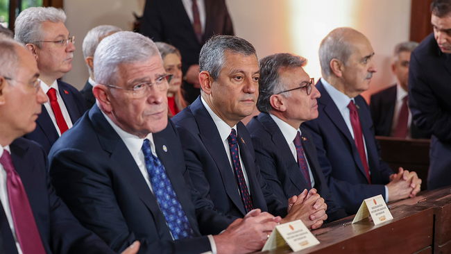 Numan Kurtulmuş, özel defteri imzaladı