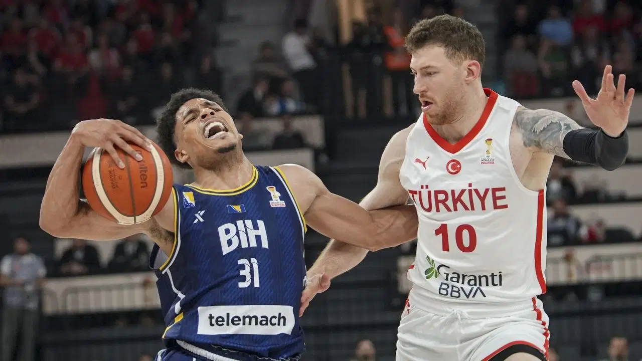 12 Dev Adam'dan Dünya Kupası elemelerine harika başlangıç