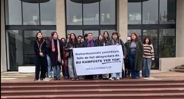 Cinsel saldırı davasındaki beraat kararına tepki: ODTÜ'lü öğrencilerden 'Kampüsümüzde tecavüz faili istemiyoruz' eylemi 