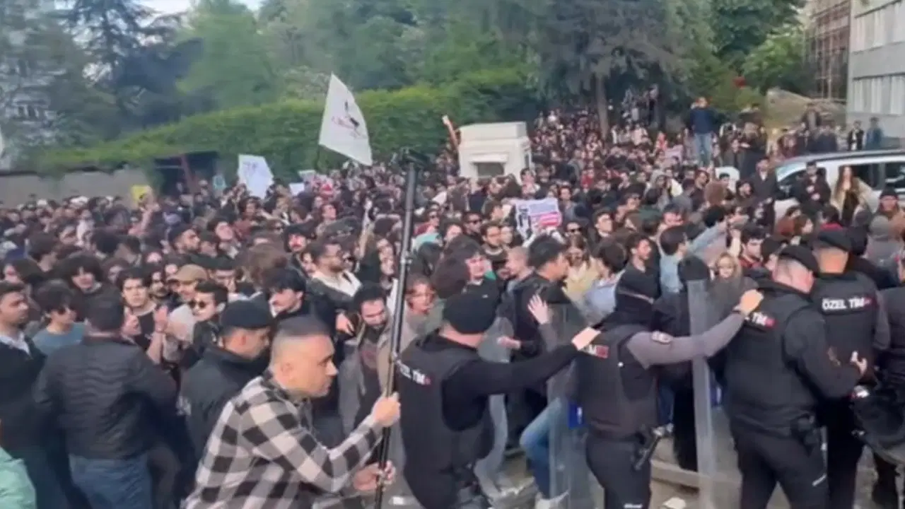 Boğaziçi Üniversitesi'ndeki 'Nureddin Yıldız' protestosunda 82 öğrenciye takipsizlik
