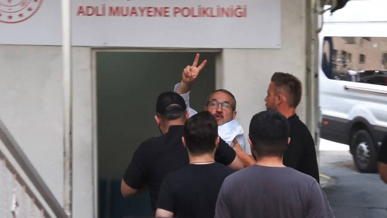UltrAslan tribün lideri Sebahattin Şirin adliyeye sevk edildi: 'Sayın Öcalan'a özgürlük' sloganı attı!