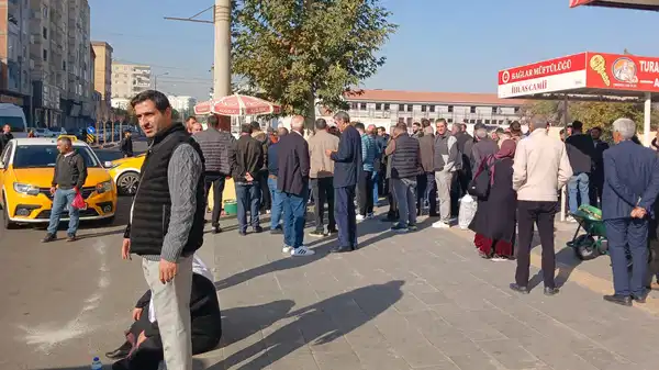 Diyarbakır’da taksi durağına silahlı saldırı: 1 ölü