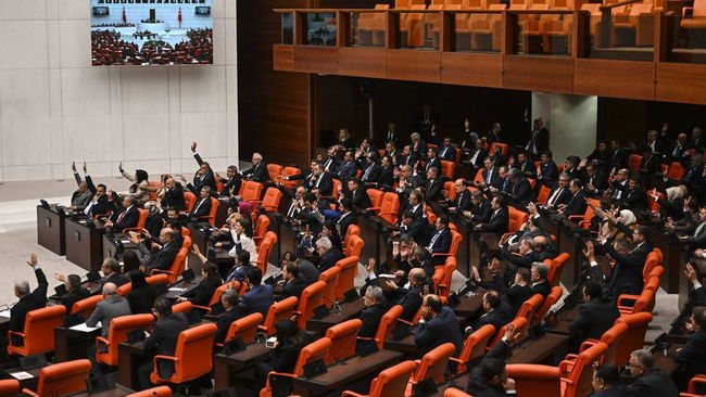 Madımak Katliamı'nın araştırılması önergesi AKP ve MHP oylarıyla reddedildi