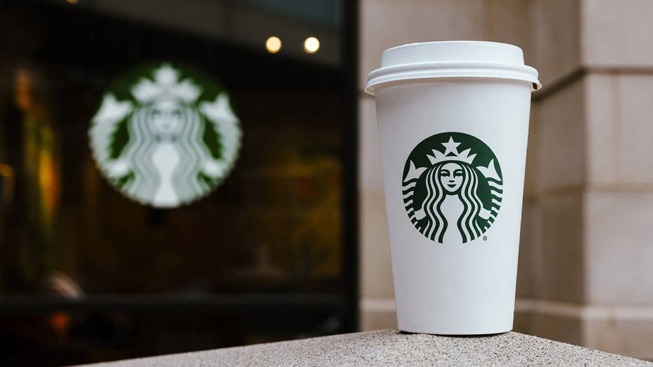 Kahveseverlere kötü haber: Starbucks o içecekleri menüden kaldırdı!