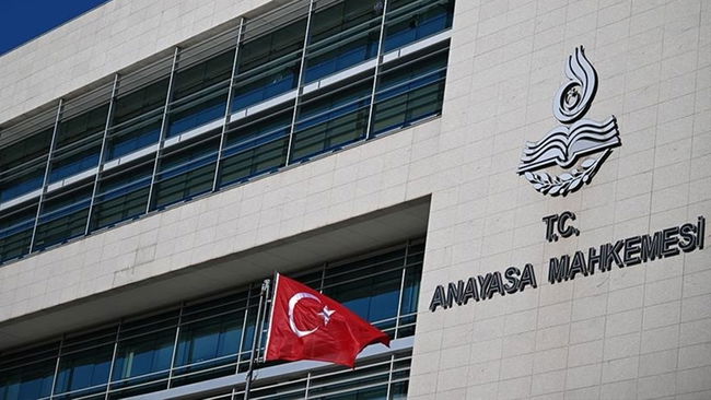 AYM'den 11 siyasi parti hakkında karar