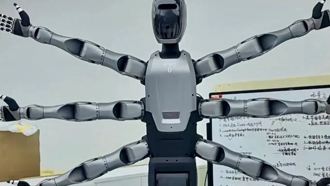 Altı kola sahip insansı robot tanıtıldı