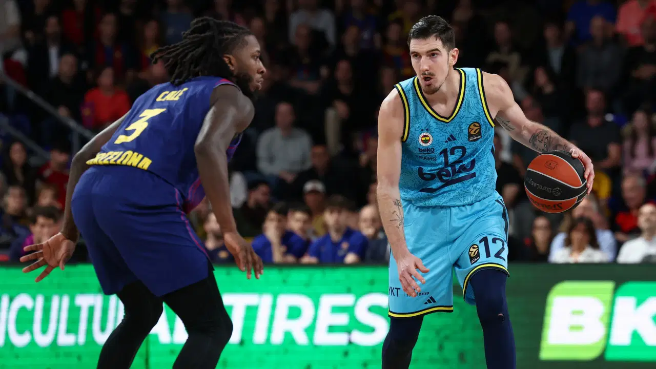 Fenerbahçe Beko deplasmanda güldü: Barcelona'ya geçit vermedi!