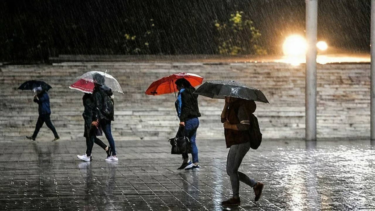 İstanbul Valiliği duyurdu: Okullara 1 gün 'yağmur' arası