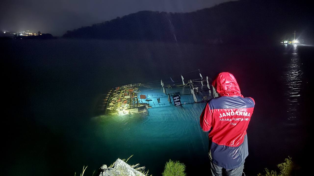 Fethiye’de tur teknesi battı: 6 kişi kurtarıldı, 1 kişi cansız bedenine ulaşıldı!