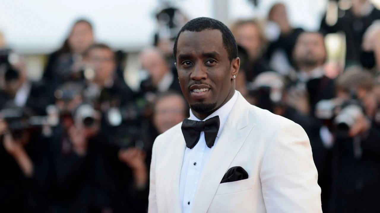 Diddy'nin seks ticareti davası başladı... Eski sevgilisi mahkemede konuştu: 'Seks partilerine zorlandım'