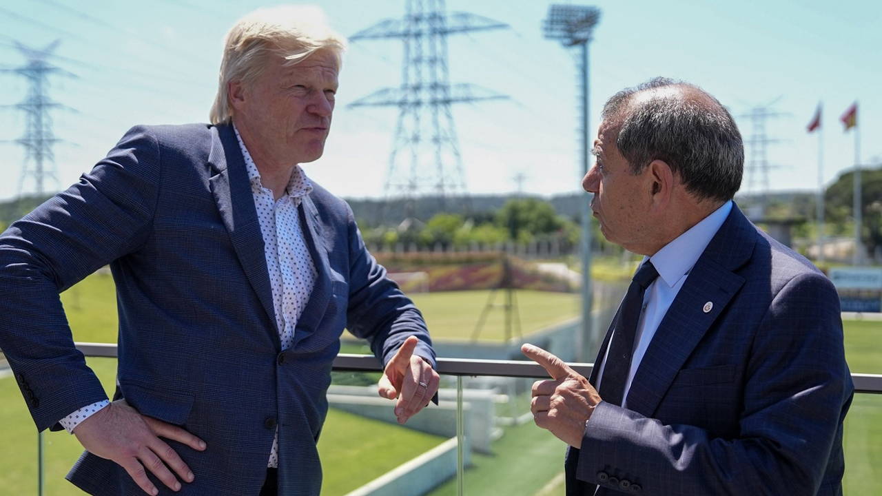Oliver Kahn'dan Galatasaray'a ziyaret