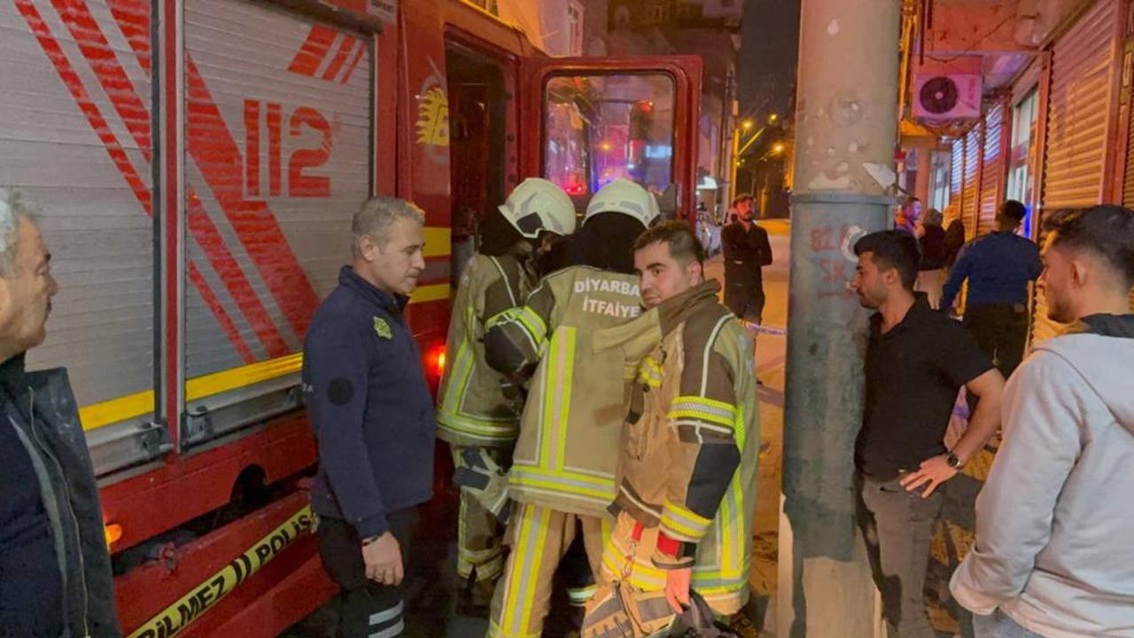 Erkek dehşeti... Eşiyle tartıştı, evini ateşe verdi!