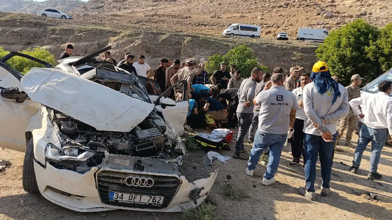 Şırnak'ta feci kaza... Otomobil şarampole devrildi: Ölüler ve yaralılar var