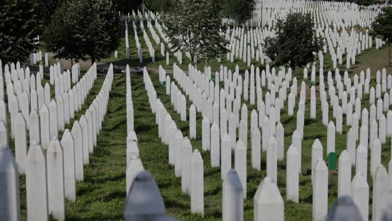İnsanlık tarihinin en karanlık sayfalarından biri: Srebrenitsa Katliamı