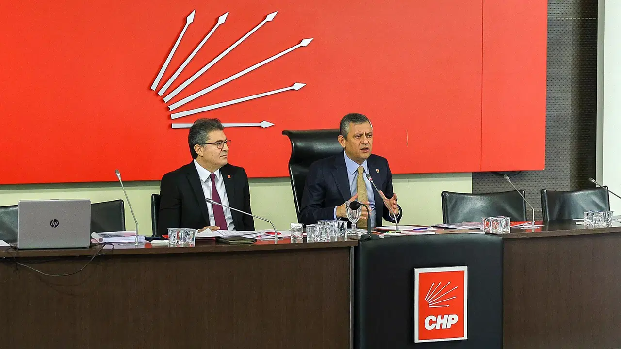 Özgür Özel, partisinin 81 il başkanıyla bir araya geldi