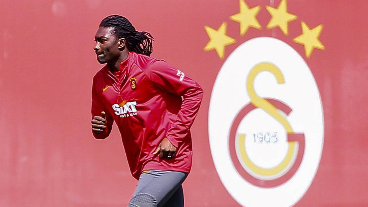 Galatasaraylı eski yıldızdan ırkçı söylemlere sert tepki!