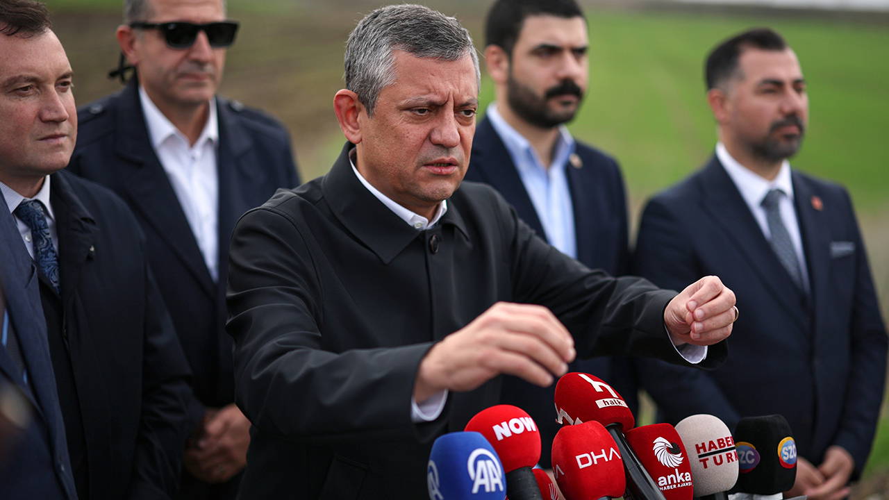 Son dakika... Özgür Özel'den Silivri'de 'İmralı' açıklaması: 'Erdoğan, derenin derinliğini MHP'ye ölçtürecek'