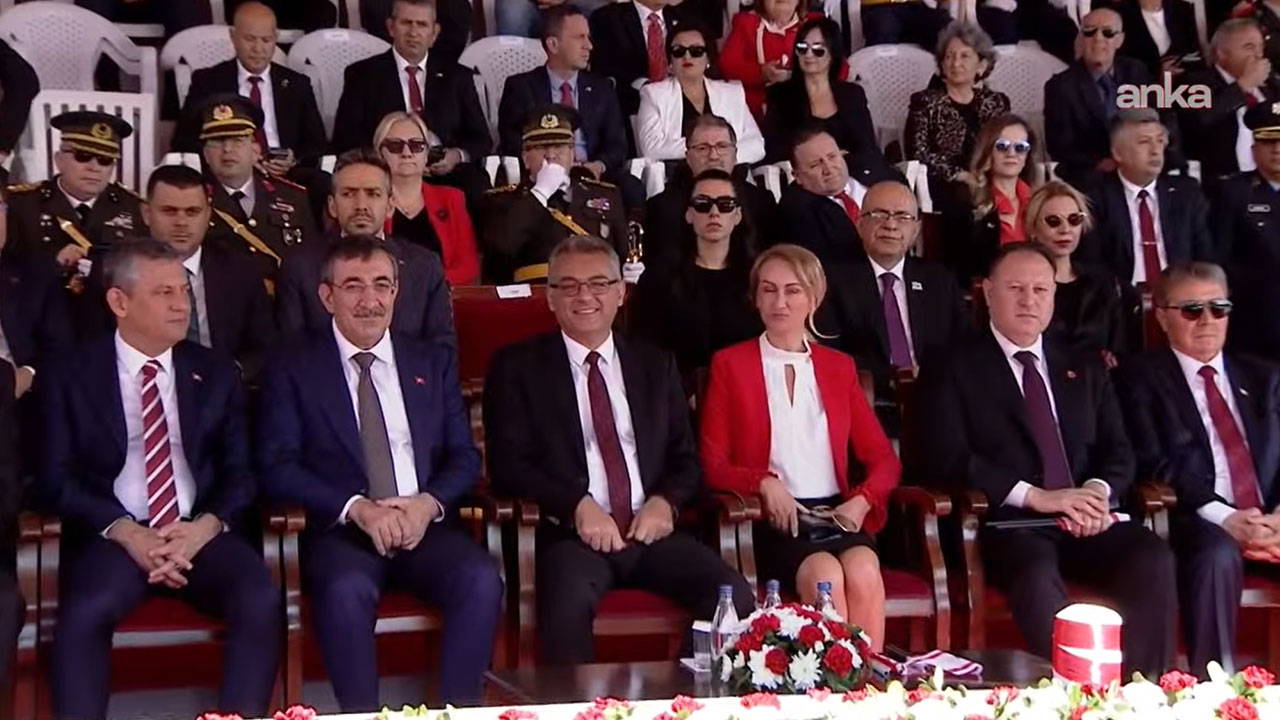 Lefkoşa'da geçit töreni: KKTC bağımsızlığının 42'nci yılını kutluyor