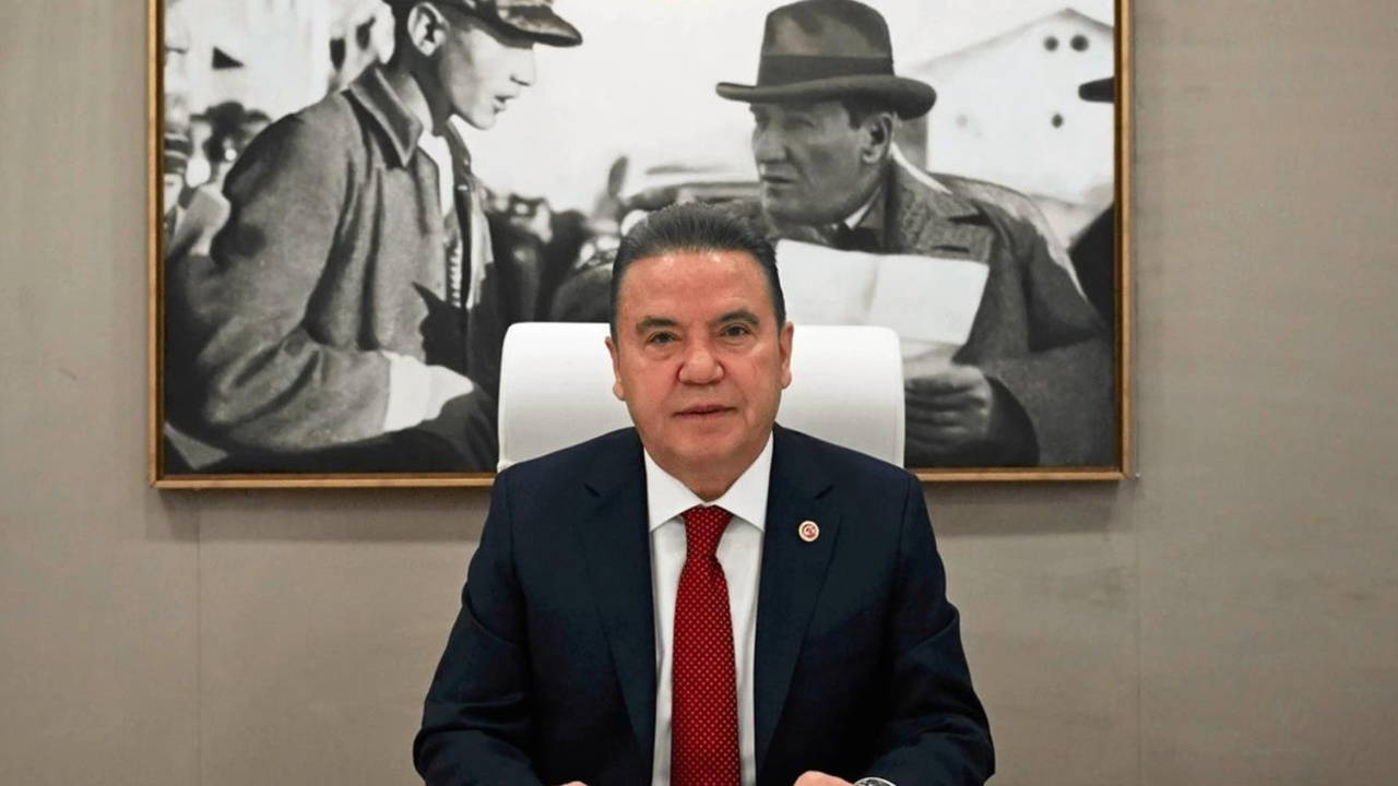 Muhittin Böcek'ten o iddialara tepki: 'Sağlığım hayati risk taşır hale gelmektedir'