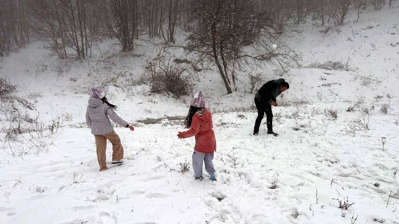 Tekirdağ'da Ganos Dağı'nda kar kalınlığı 10 santimetreye ulaştı