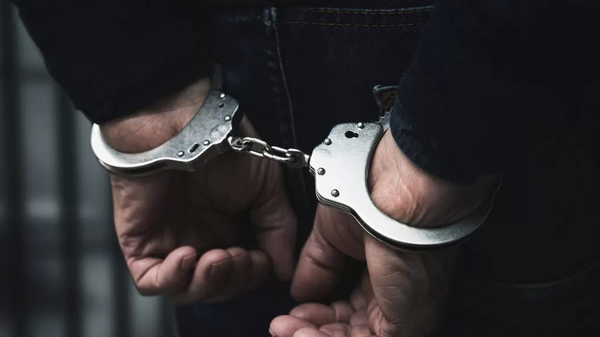 Iğdır Adliyesi'ndeki "rüşvet" ve "nüfuz ticareti" soruşturmasında "ev hapsi" verilen avukat savcılığın itirazı üzerine tutuklandı