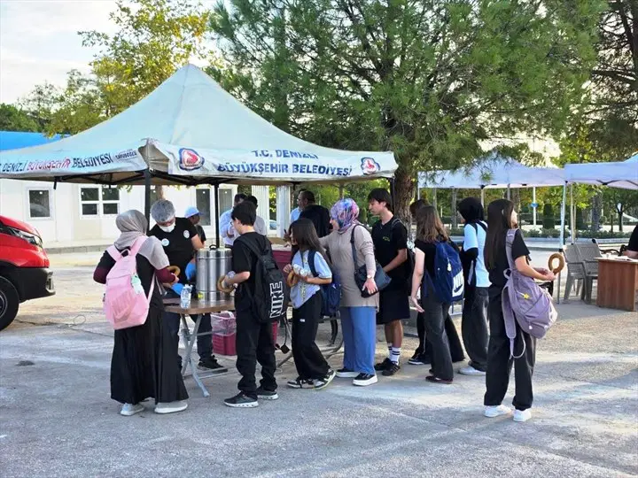 Denizli’de okul yolunda sıcak sürpriz