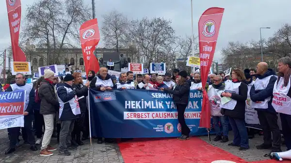 Hekimler Kadıköy'den seslendi: 'Mesleki bağımsızlık ve serbest çalışma hakkımız engelleniyor'