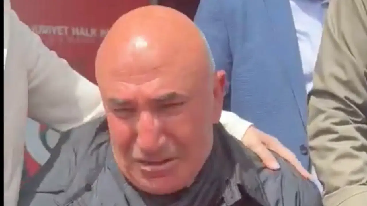 CHP Genel Merkezi’ne polis müdahalesinin ardından Mahmut Tanal gözyaşlarını tutamadI