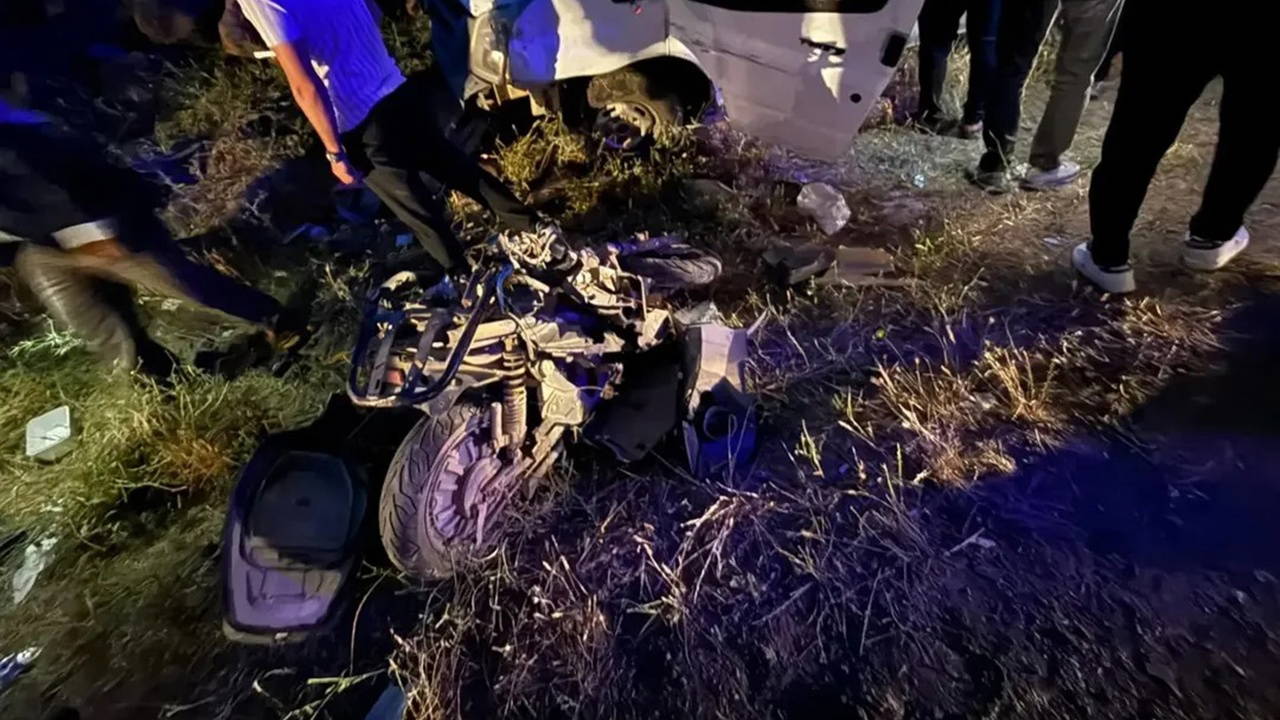 Minibüs ile motosiklet çarpıştı: Motosiklet sürücüsü öldü, 4