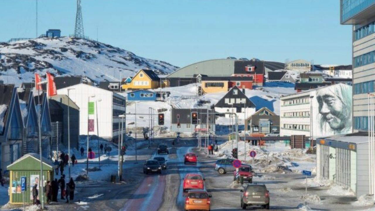 Grönland’da yaşam: Buzlarla kaplı adada bir yıl nasıl geçer?