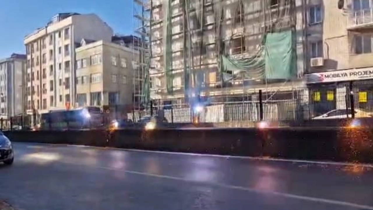 Bayrampaşa'da korkutan patlamalar: O anlar kaydedildi!