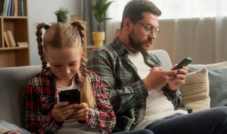 Telefon bağımlılığını azaltmak için uygulanabilir dijital arınma yöntemleri