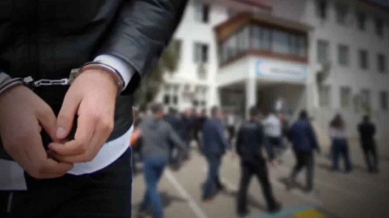 İzmir’de okul saldırısı hazırlığı iddiası: 8 öğrenci gözaltına alındı