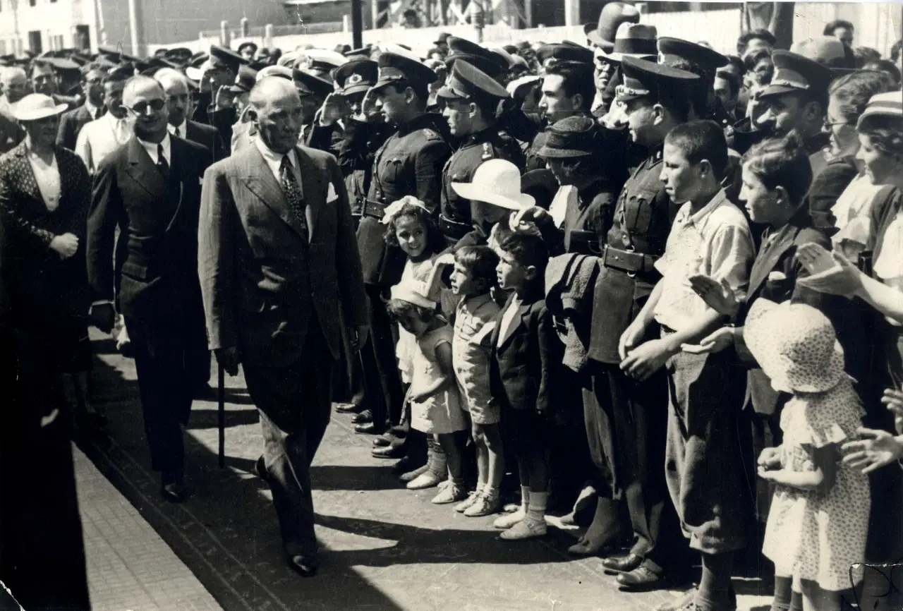 Geleceğin ışığına miras: Atatürk'ün çocuklar ile ilgili sözleri...