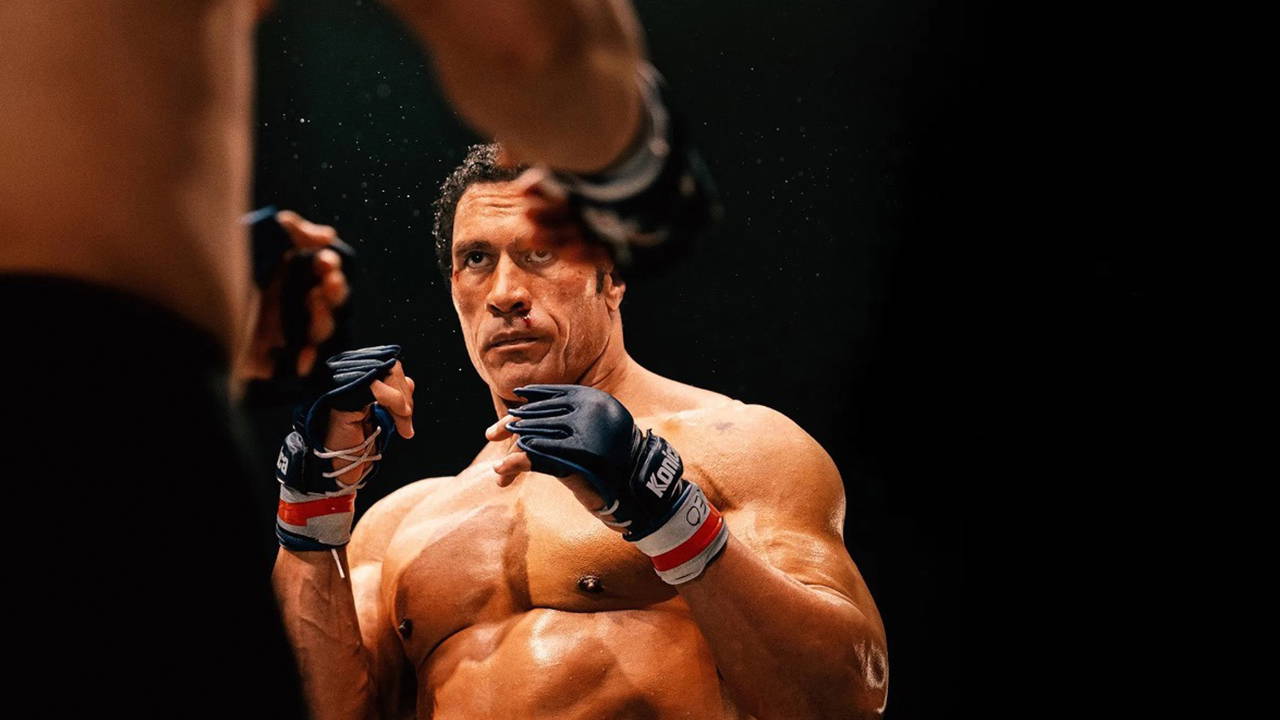 Venedik’te Gümüş Aslan Ödülü’nü alan Dövüş Efsanesi ile Siyah Telefon 2 vizyonda: Zirvede kalmanın bedeli