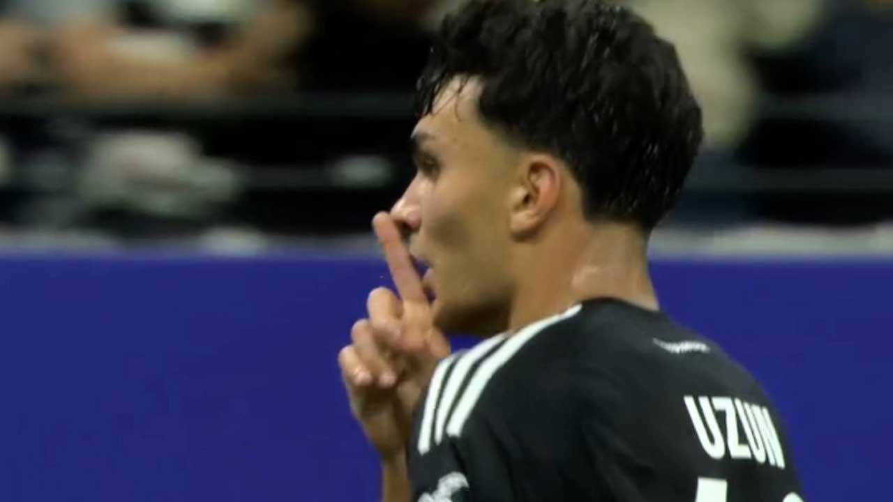 Can Uzun'dan Galatasaray'a 'sus' sevinci!