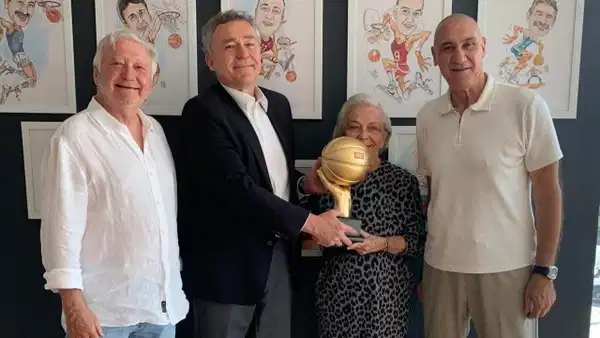 Solakoğlu ailesine BİDEV’den vefa ödülü