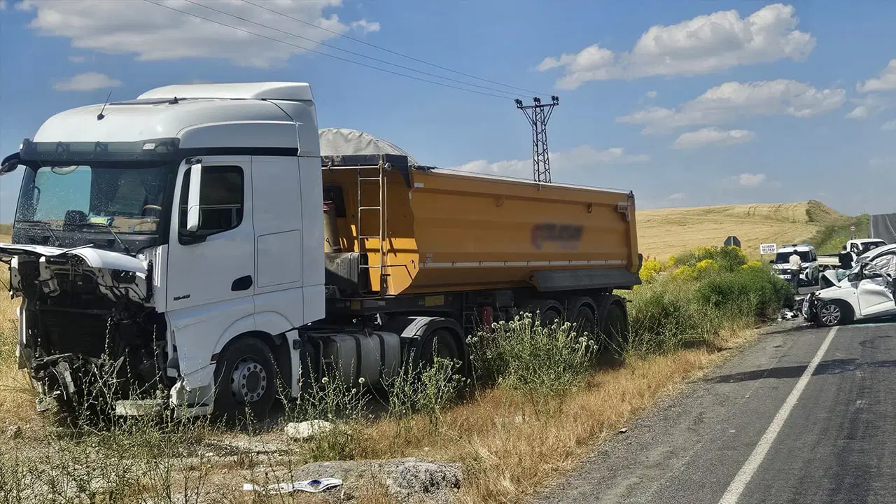 Muş'ta feci kaza: 2 kişi öldü, 2 kişi yaralandı