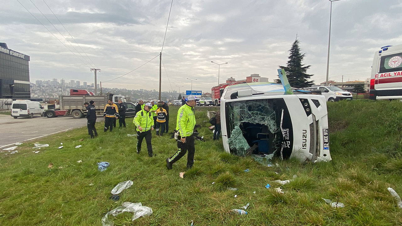 Samsun'da otobüs yan yattı: 9'u öğrenci 11 yaralı var!