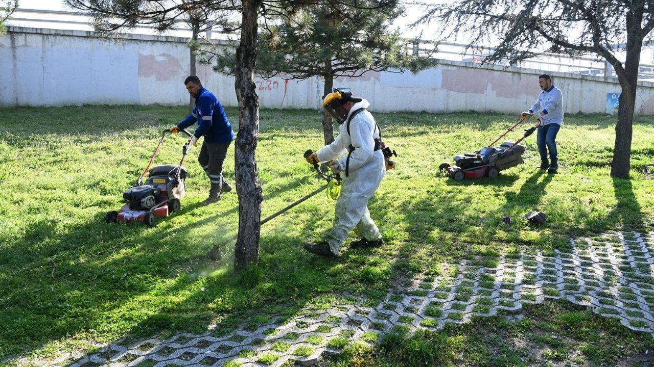 Mamak’ta bahar mesaisi hız kazandı