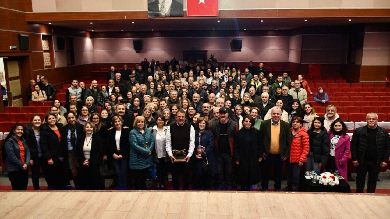 Nebil Özgentürk Artvin’de okurlarıyla buluştu