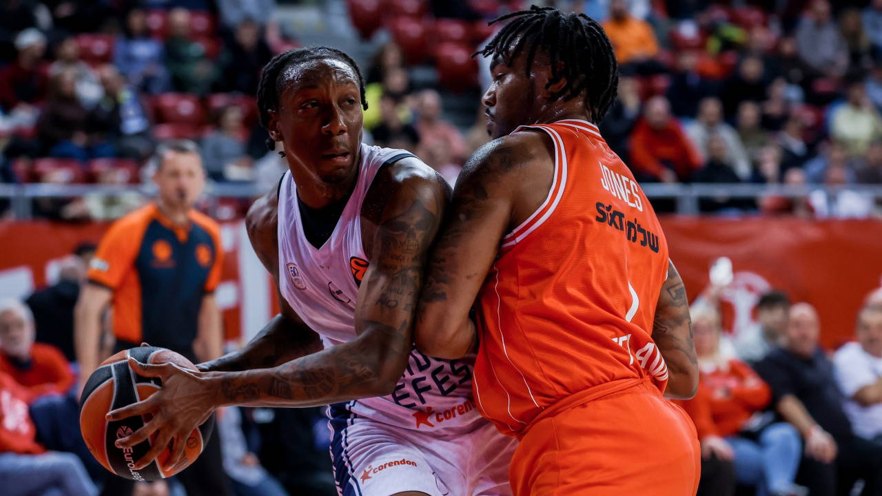 Anadolu Efes'e deplasmanda Hapoel Tel Aviv engeli!