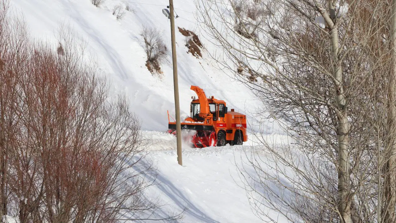 Van ve Bitlis'te 283 yerleşim yeri ulaşıma açıldı