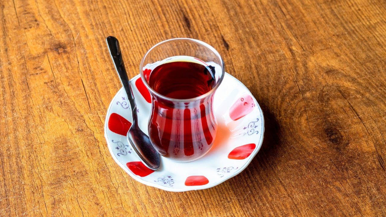 TasteAtlas açıkladı: Türkiye'nin en iyi içecekleri listesinde çay ve kahve tahtından oldu!