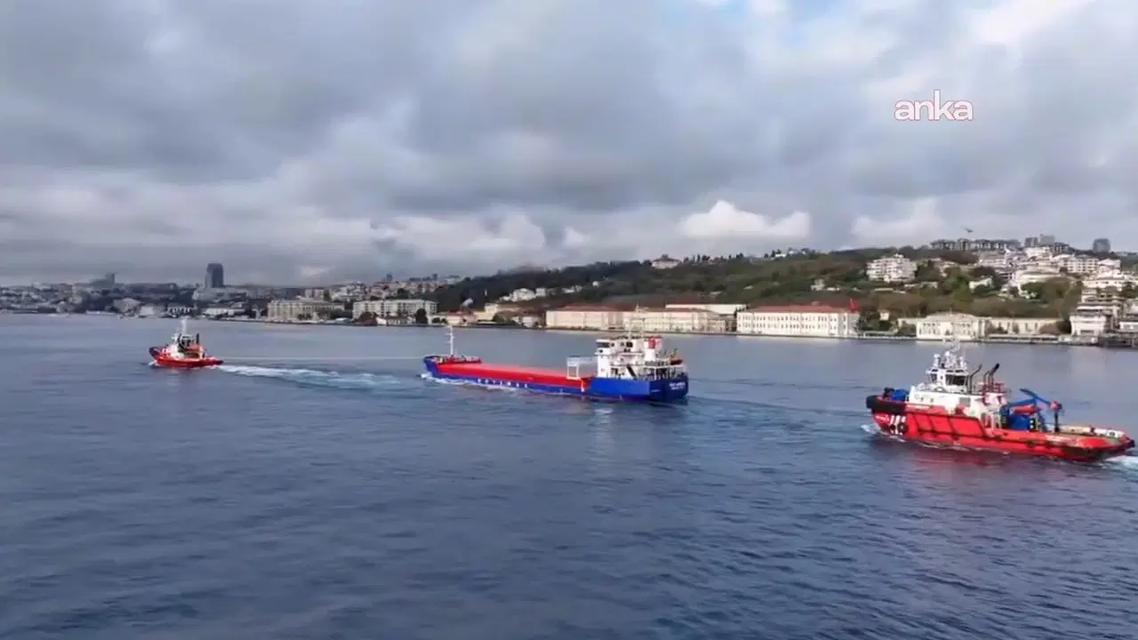 İstanbul Boğazı gemi arızası: SEA ARIES, Ahırkapı’ya demirletildi