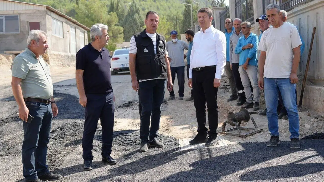 Adıyaman Belediye Başkanı Tutdere, asfalt çalışmalarını yerinde inceledi